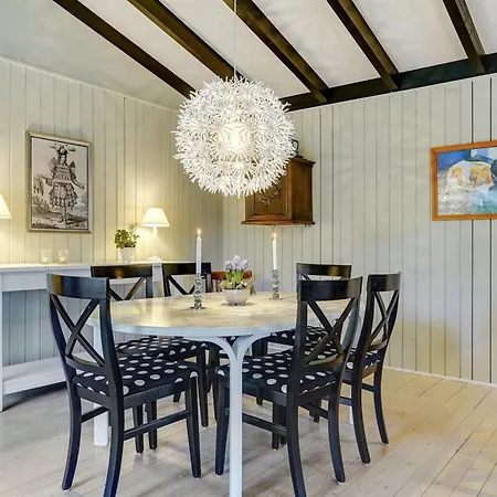 Claudette - 1km From The Sea By Interhome Hornbæk