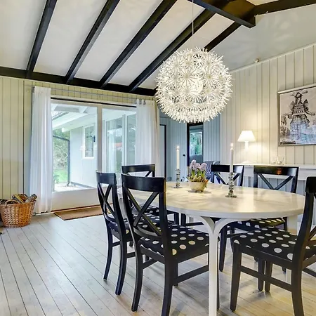 Claudette - 1km From The Sea By Interhome